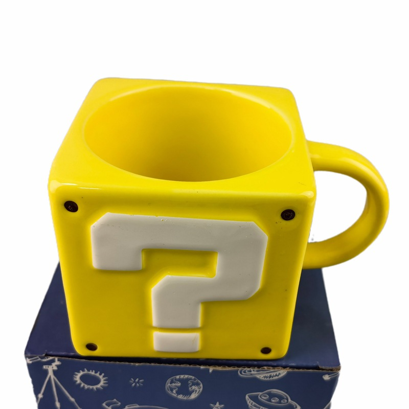 Taza caja amarilla Mario Bros