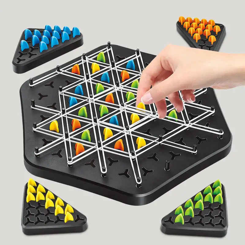 Juego de ajedrez de triangulo