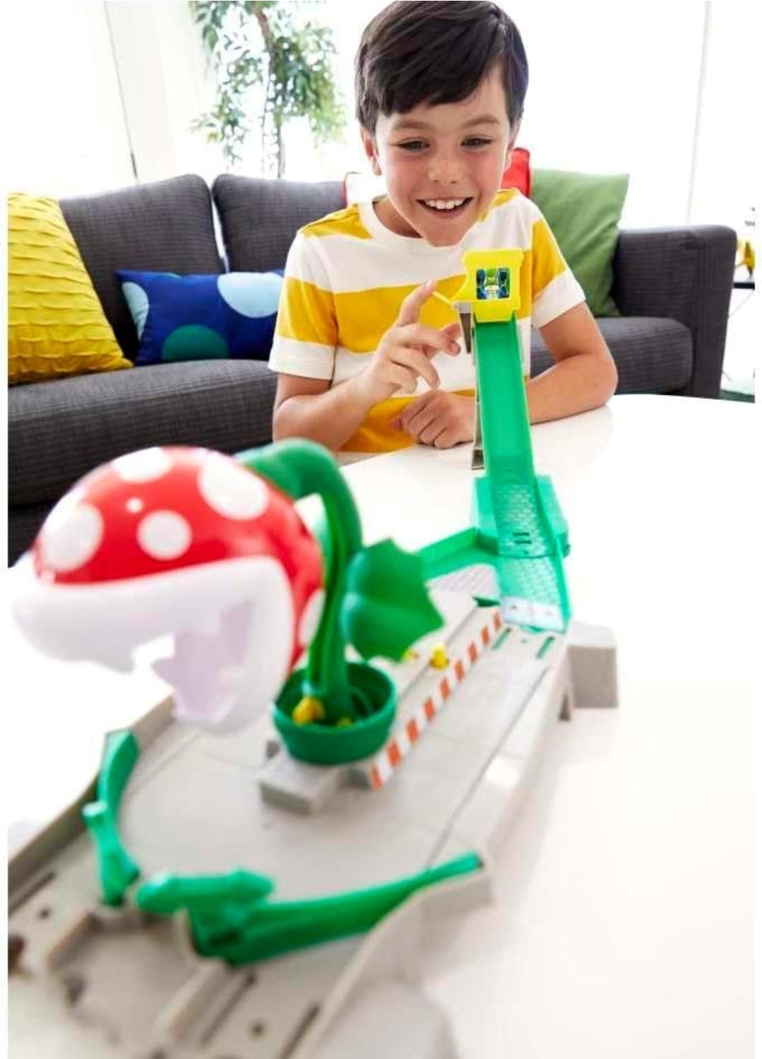 HOT WHEELS MARIO KART PISTA DE NIVELES YOSHI