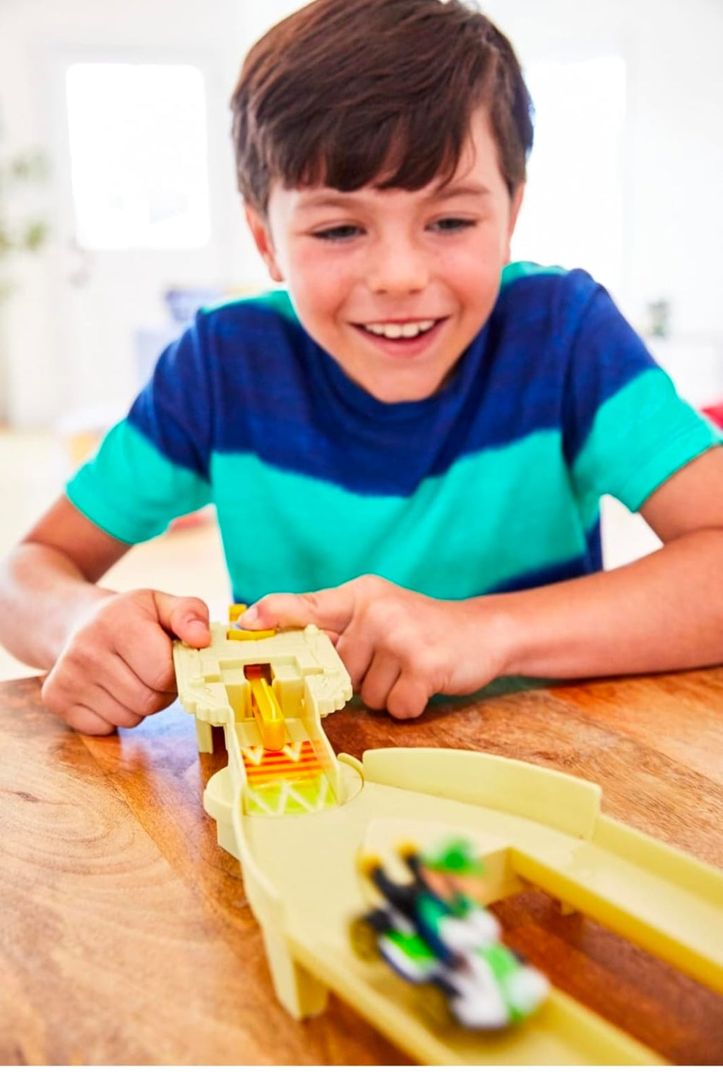 HOT WHEELS MARIO KART PISTA DE NIVELES LUIGI