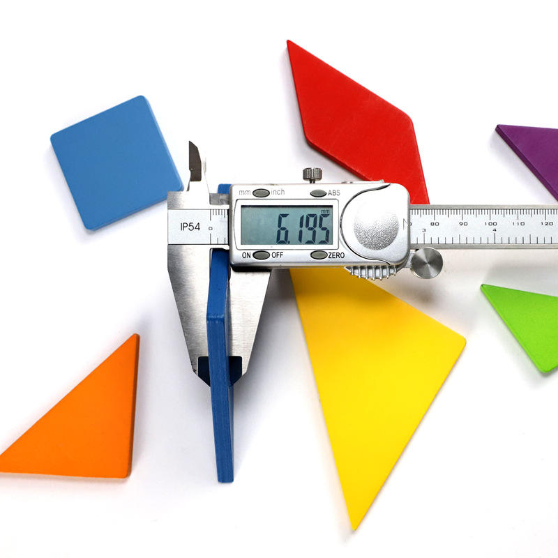 Juego de tangramas de madera